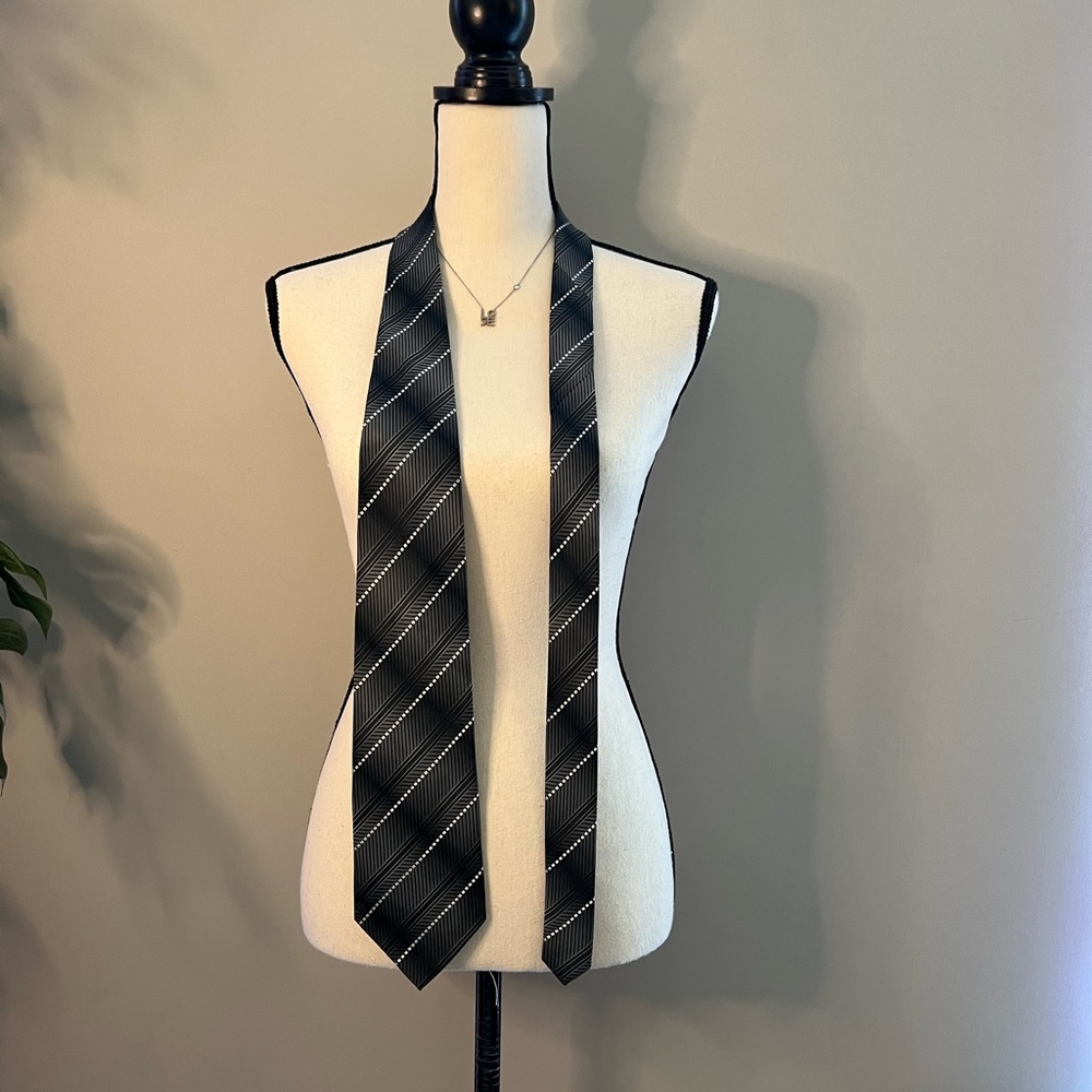 Vintage Men's Umberto Frasi Geometric Striped Pattern Tie 58"